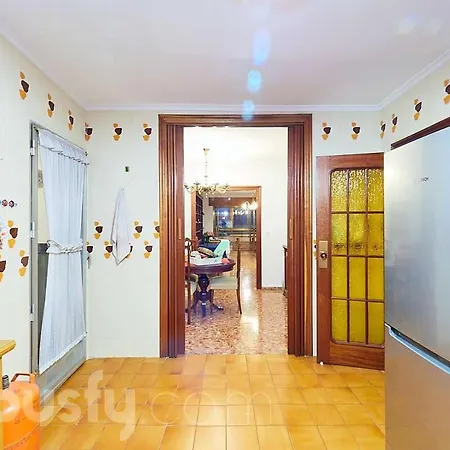 Lovely Bedroom In A Shared In The Center Of