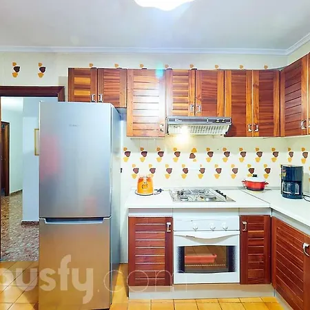 Lovely Bedroom In A Shared In The Center Of Homestay Alicante