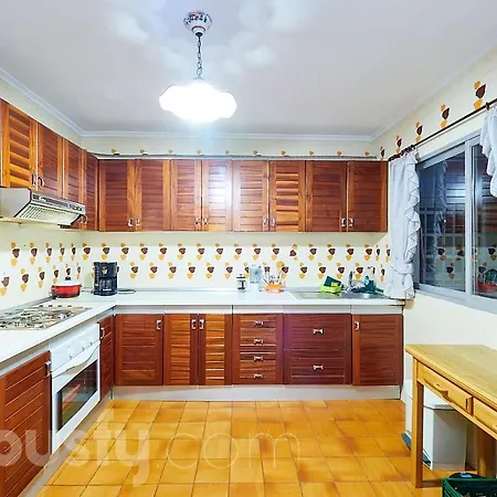 Lovely Bedroom In A Shared In The Center Of