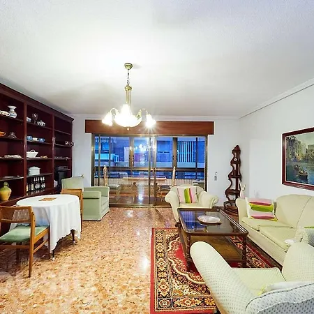 Lovely Bedroom In A Shared In The Center Of * 알리칸테